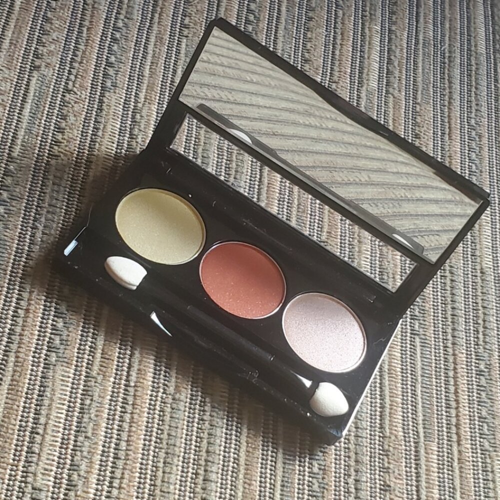 NYX Triple Shadows for Sexy Babe's Eyes Only!
